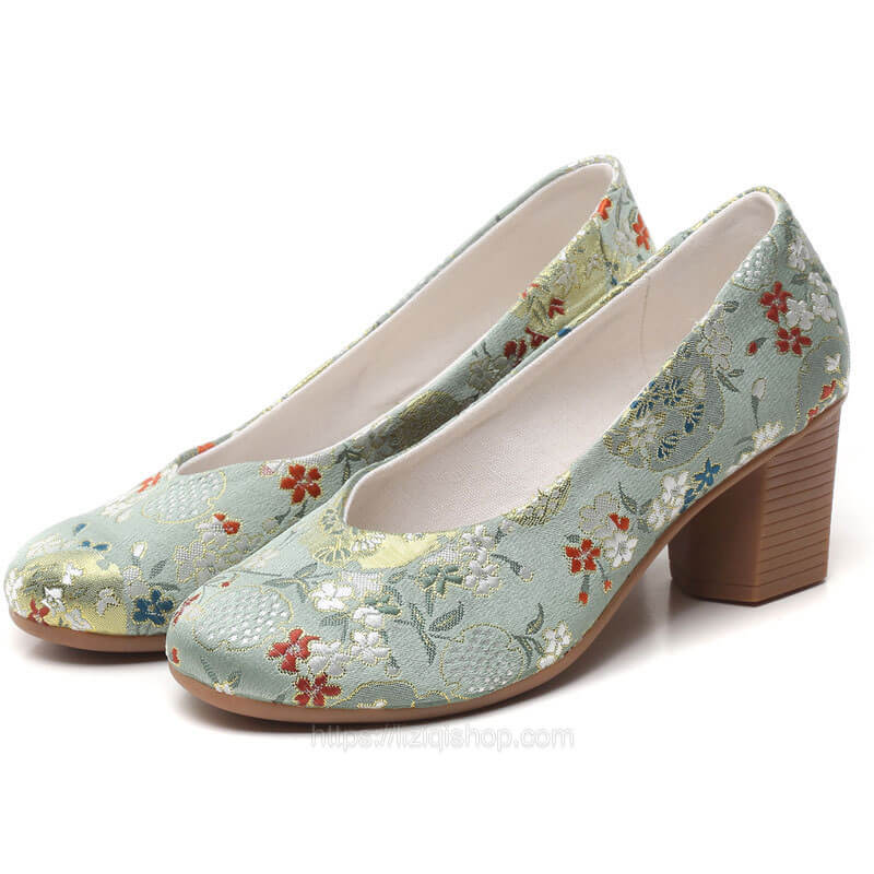 Beautiful & Cute Chinese Traditional Embroidery Shoes